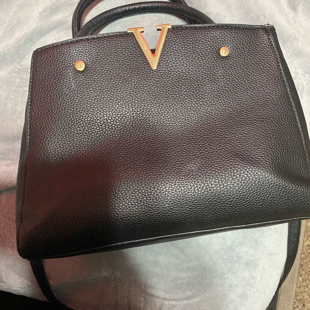 Elegant Black Leather Handbag